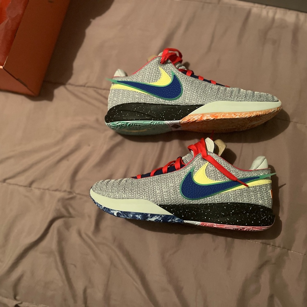Brand new Lebron  James XX shoes in excellent condition size 12 - Picture 9 of 13